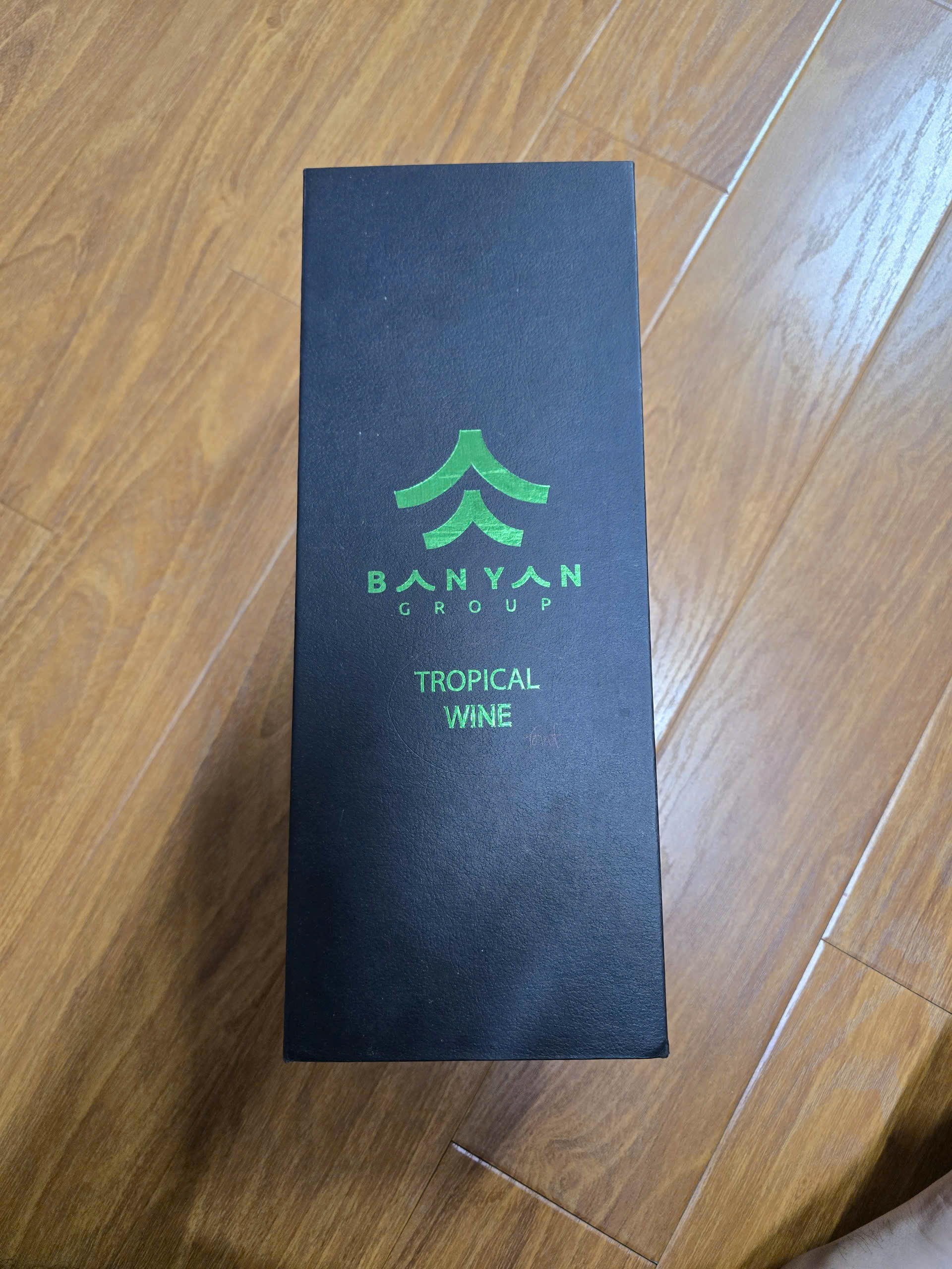 Hộp Cứng Đựng Rượu Sang Trọng