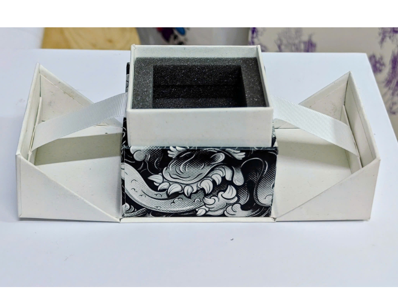 Hộp Đựng Trang Sức Có Dây Kéo